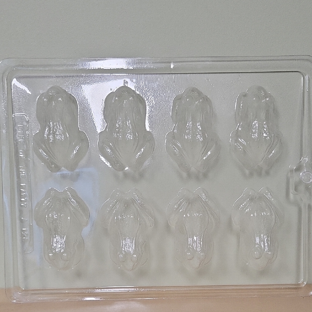 Clear Frog-Shaped Chocolate Mold - Great For Harry Potter Chocolate Frogs